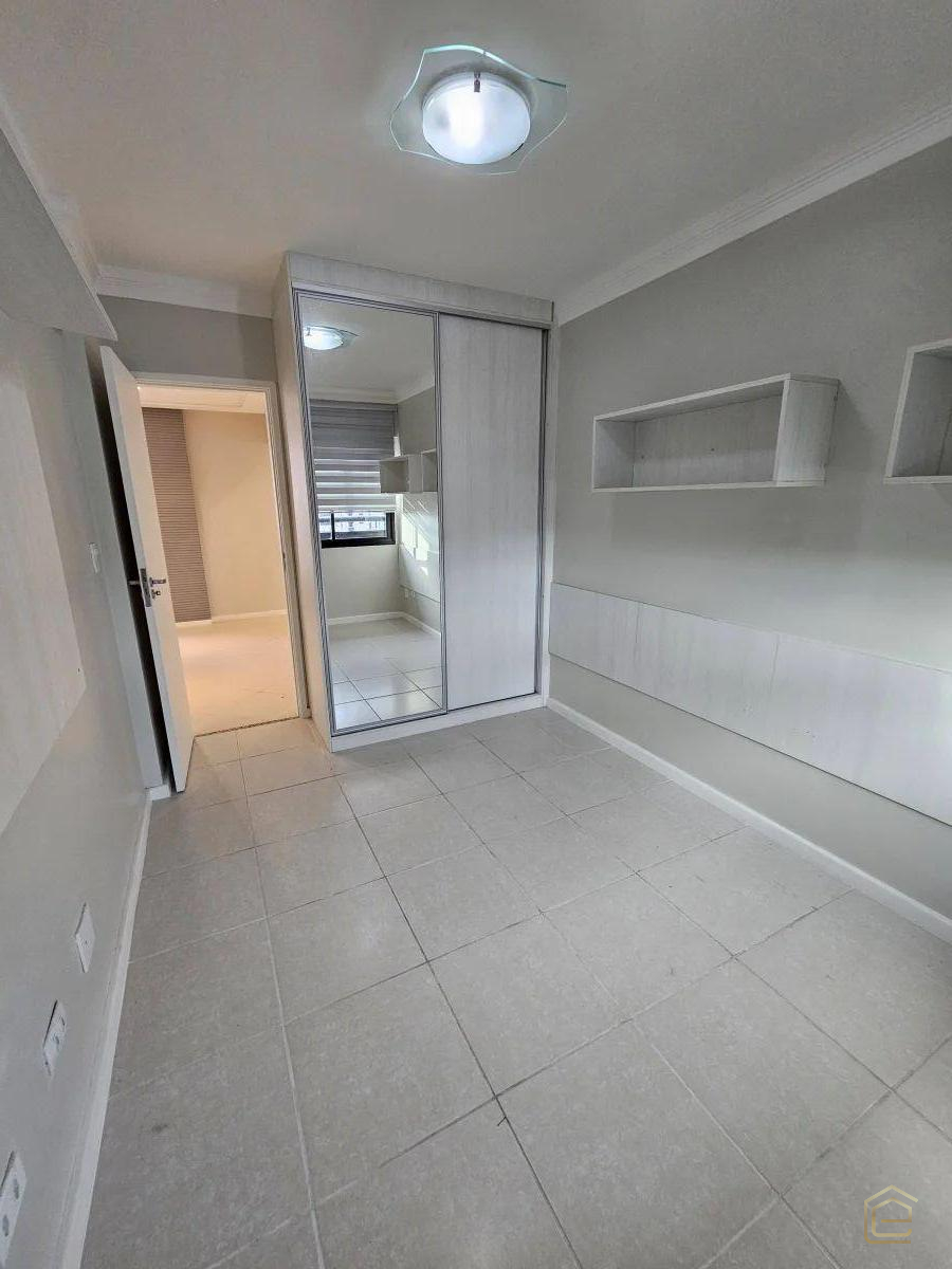 Apartamento à venda com 3 quartos, 105m² - Foto 10