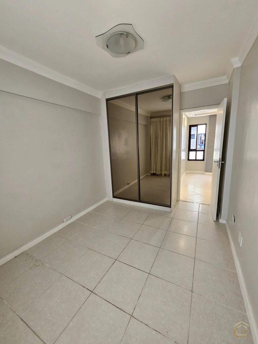 Apartamento à venda com 3 quartos, 105m² - Foto 11